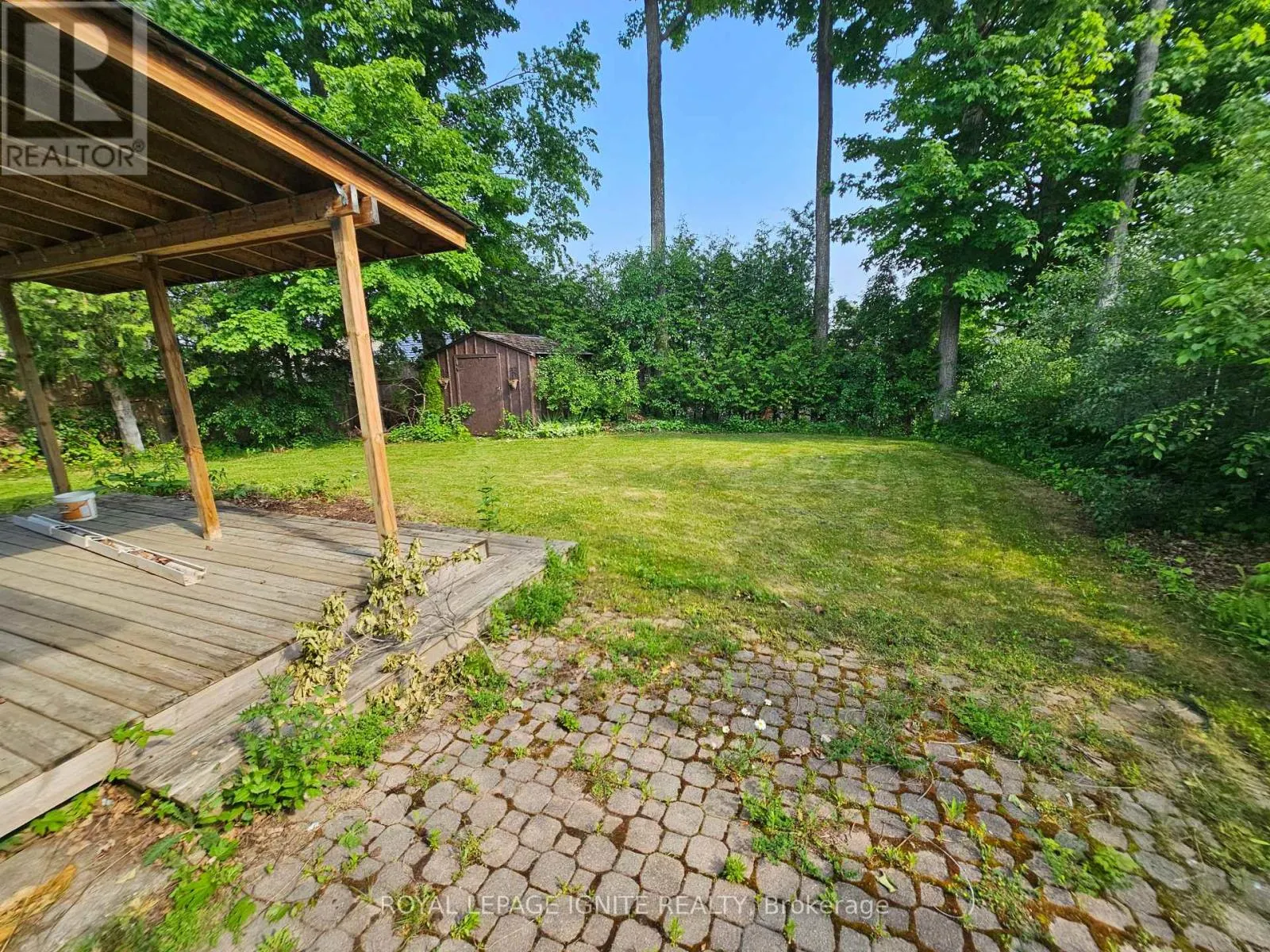 253 WOODLAND DRIVE N