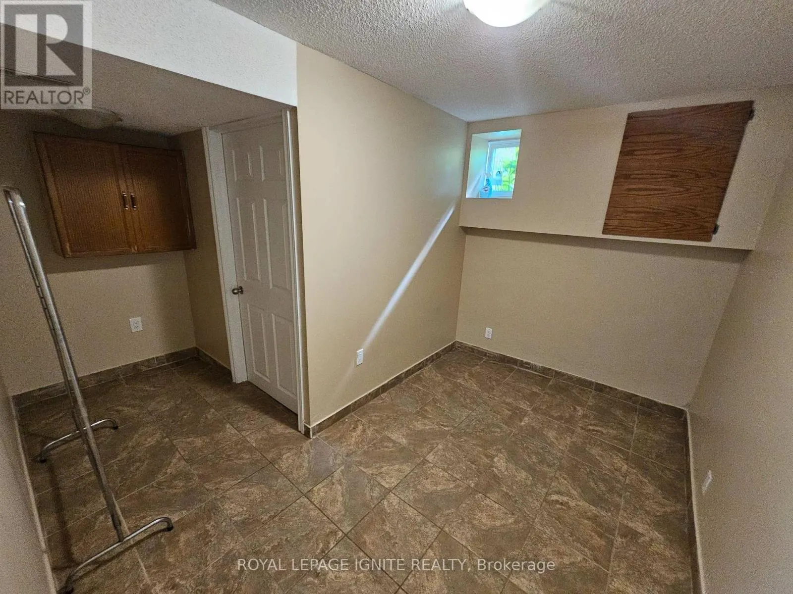 253 WOODLAND DRIVE N