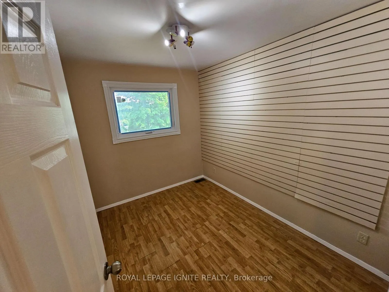 253 WOODLAND DRIVE N