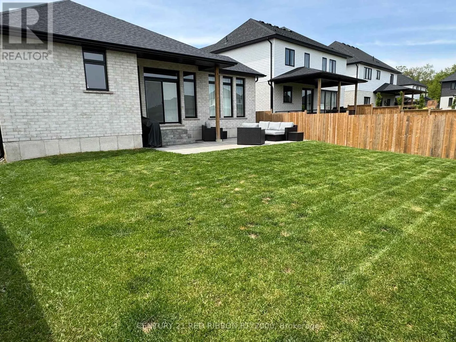 11 BRISCOE CRESCENT