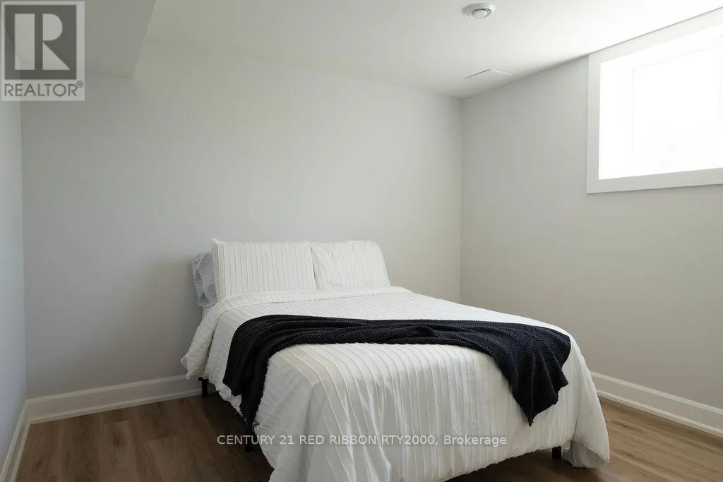 11 BRISCOE CRESCENT