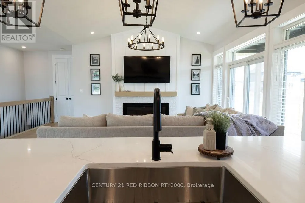 11 BRISCOE CRESCENT