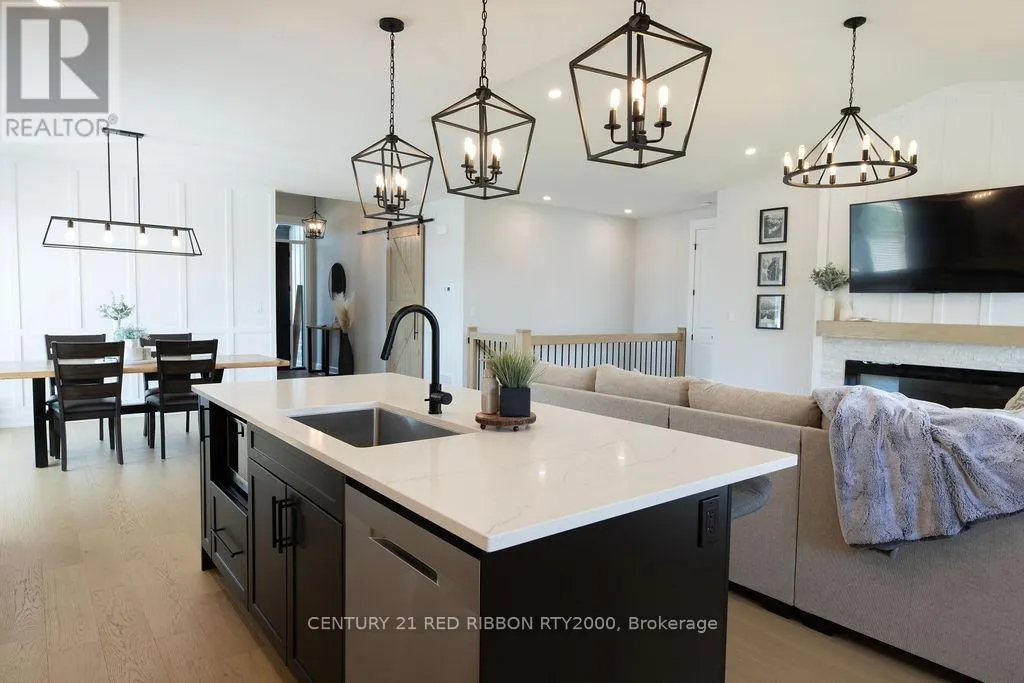 11 BRISCOE CRESCENT
