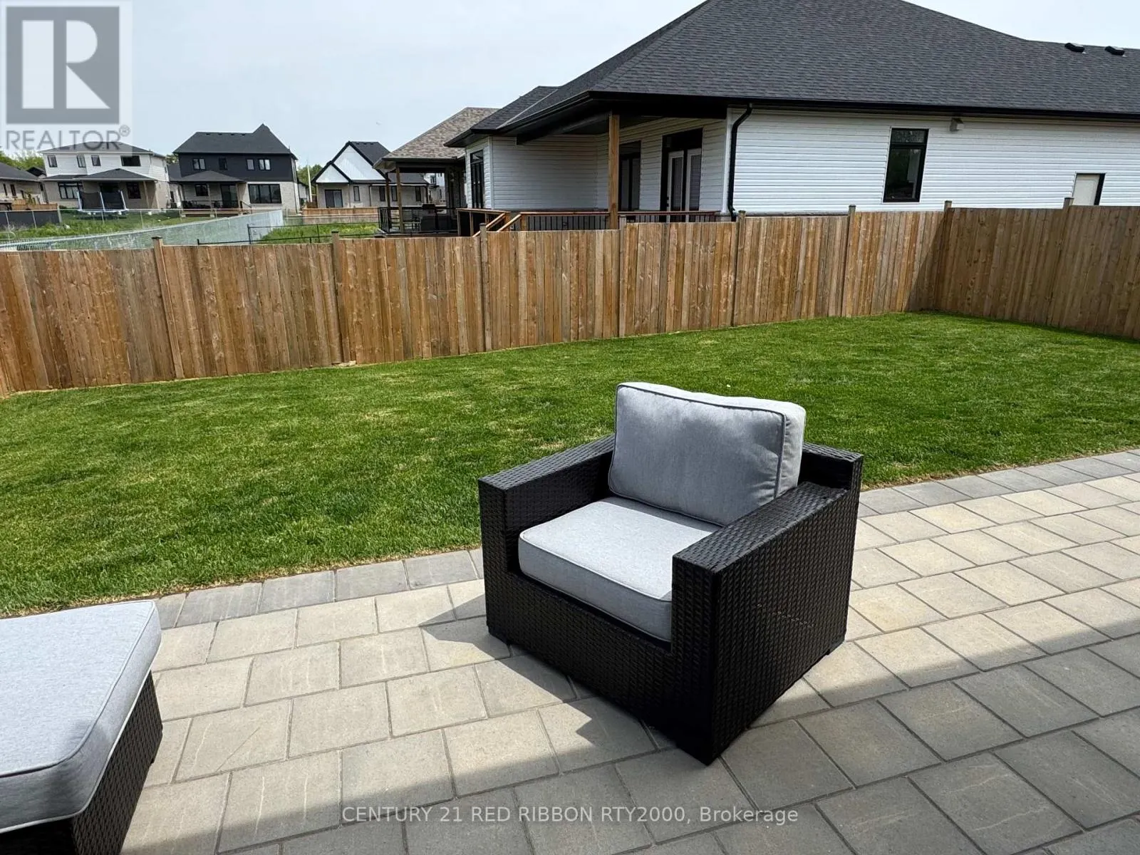 11 BRISCOE CRESCENT