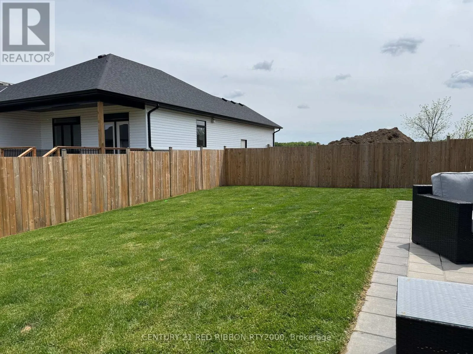11 BRISCOE CRESCENT