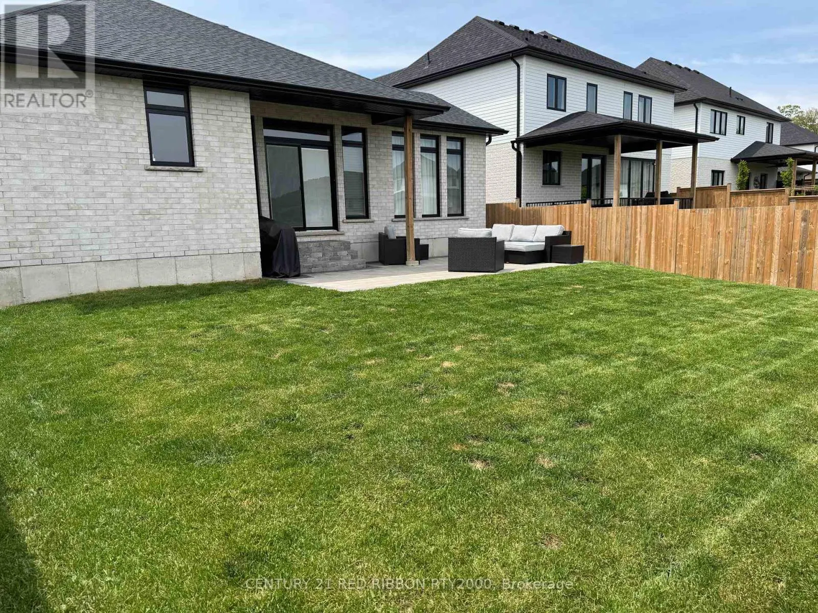 11 BRISCOE CRESCENT