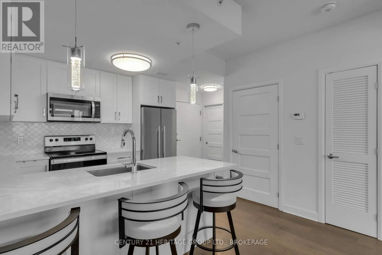 510 - 129 SOUTH STREET, #510