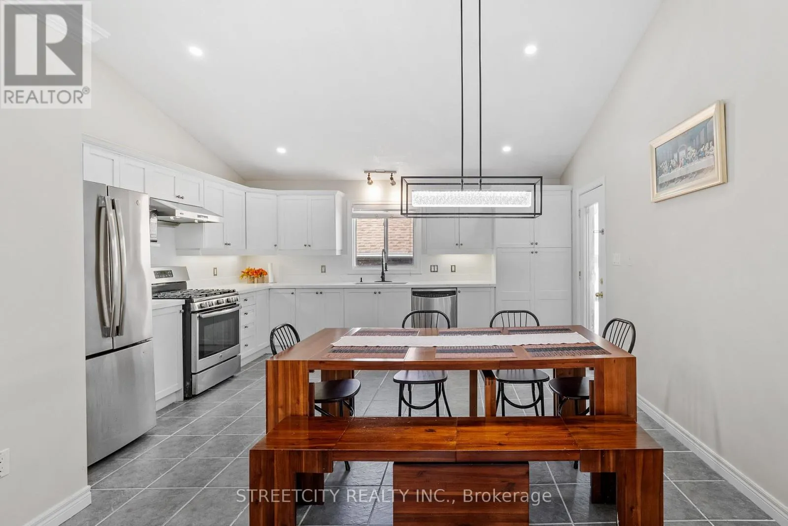 131 BRIDLE PATH