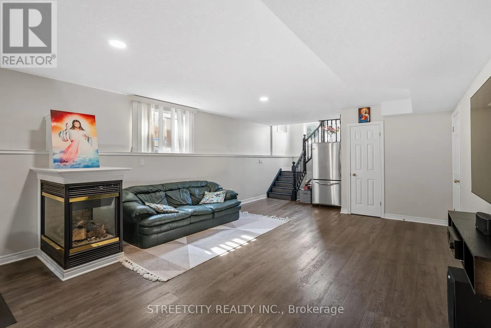 131 BRIDLE PATH