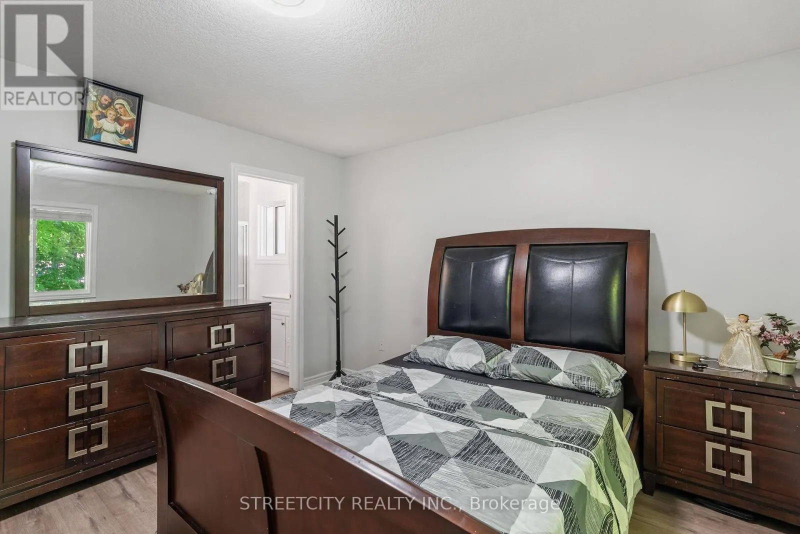 131 BRIDLE PATH