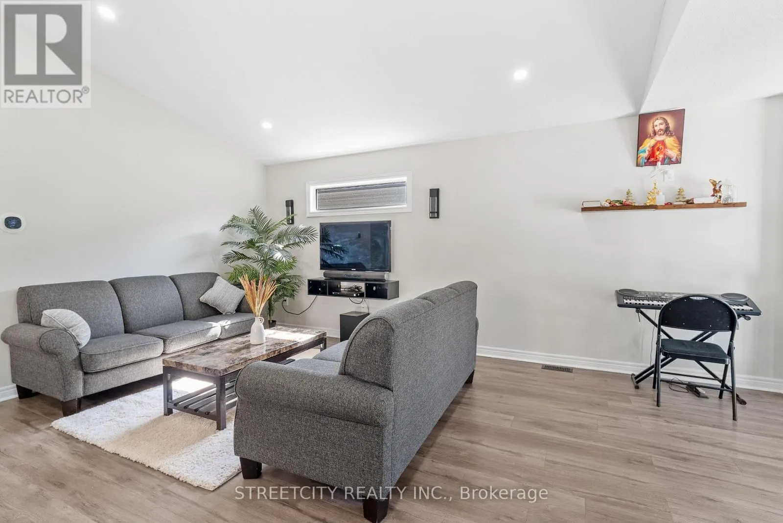 131 BRIDLE PATH