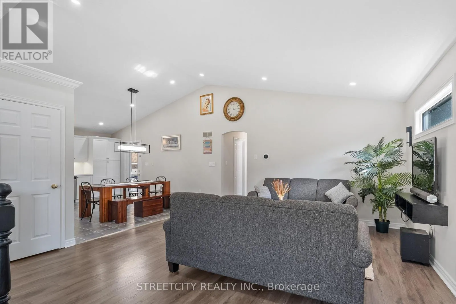 131 BRIDLE PATH