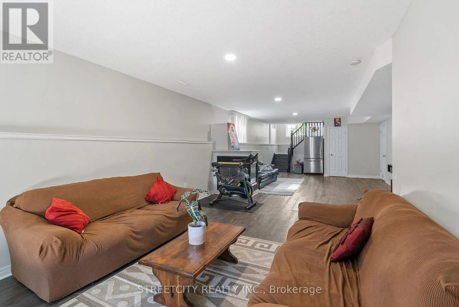 131 BRIDLE PATH