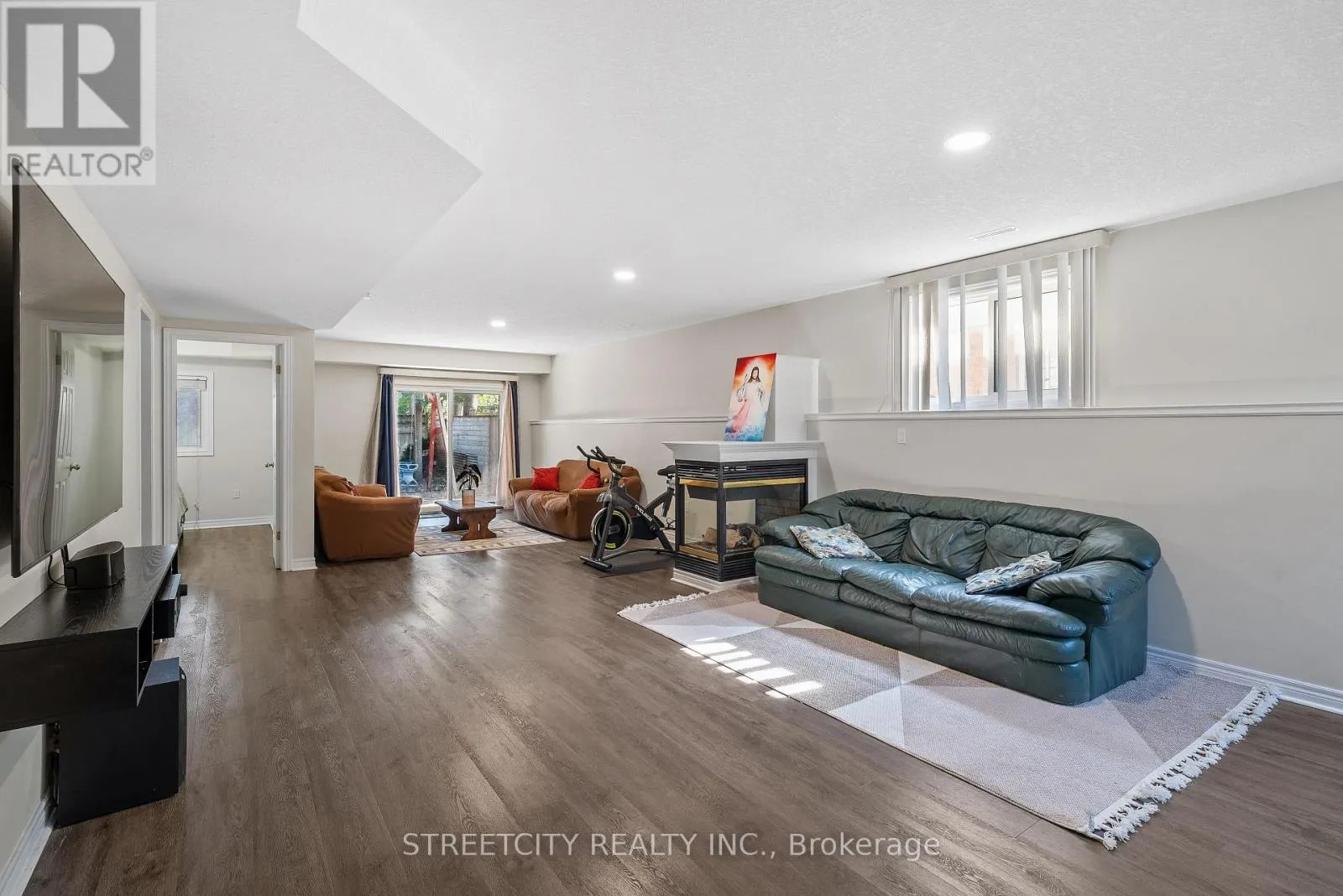 131 BRIDLE PATH