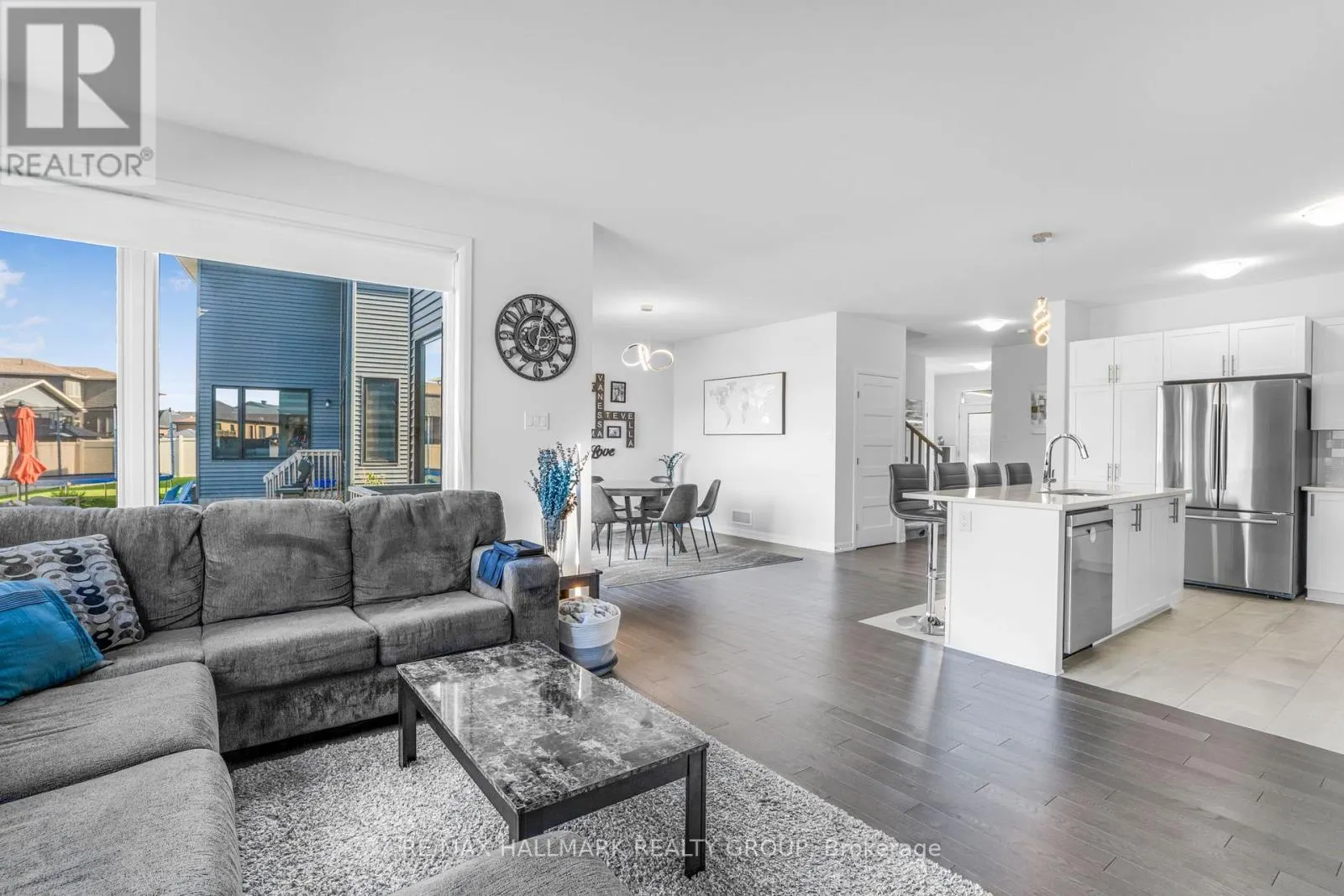 364 STERLING AVENUE