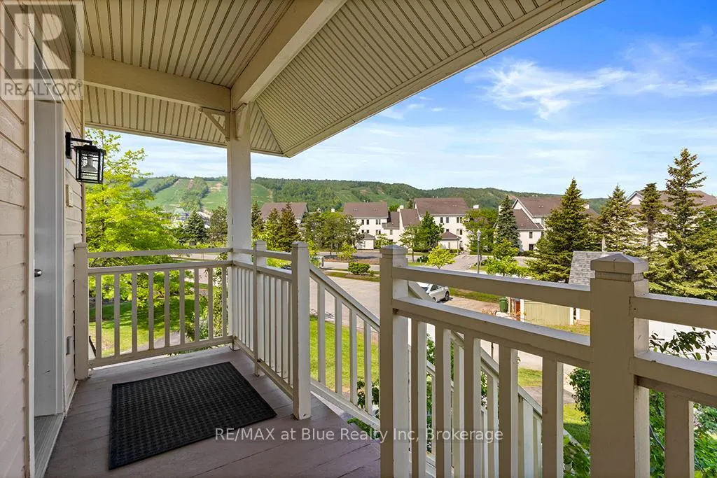 207 - 115 FAIRWAY COURT, #207