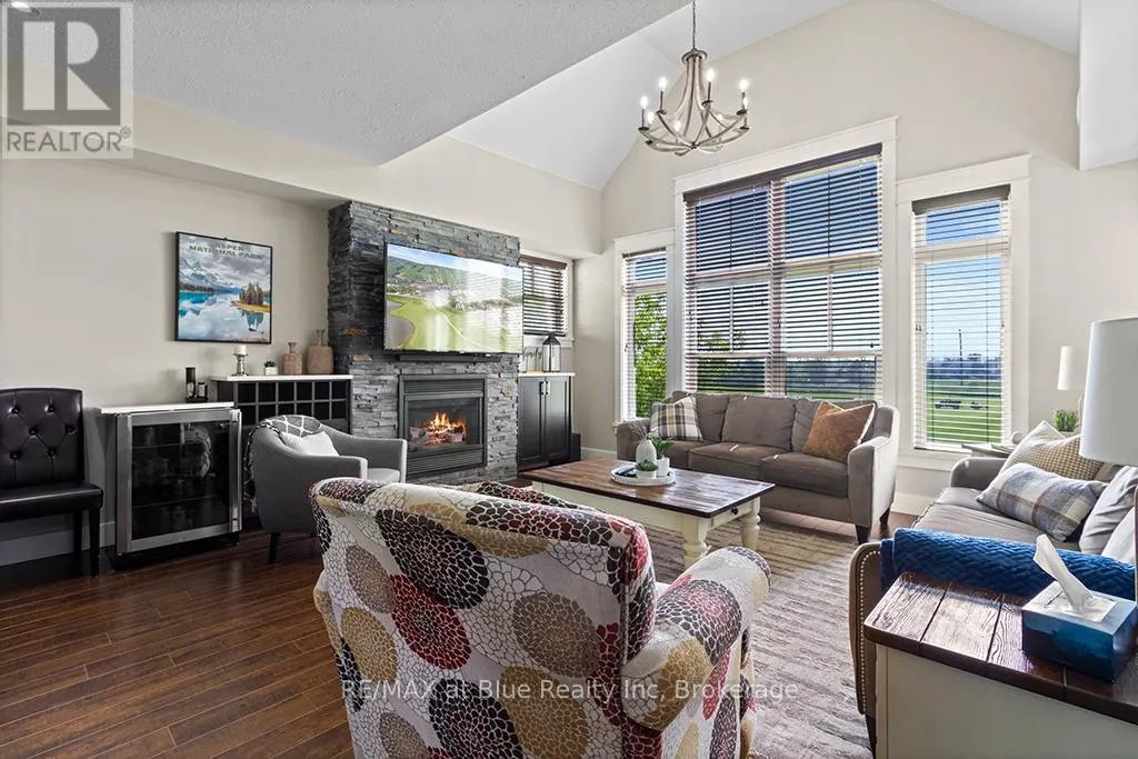207 - 115 FAIRWAY COURT, #207