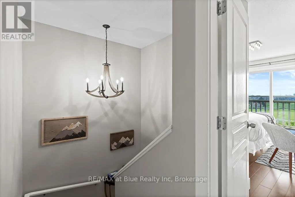 207 - 115 FAIRWAY COURT, #207