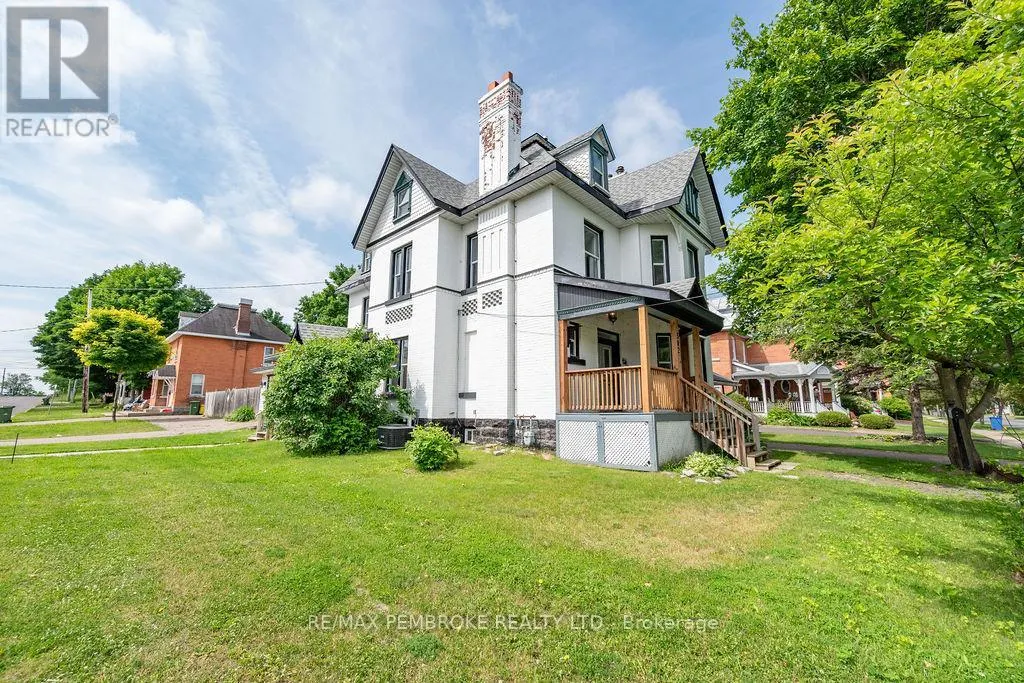 502 MARY STREET