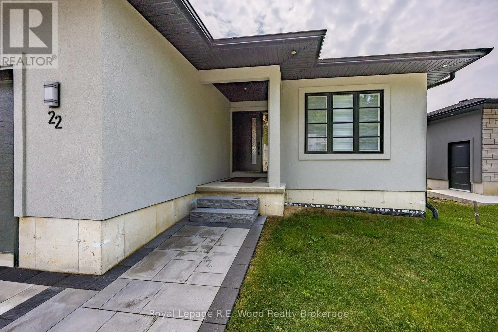 22 - 5 JOHN POUND ROAD, #22
