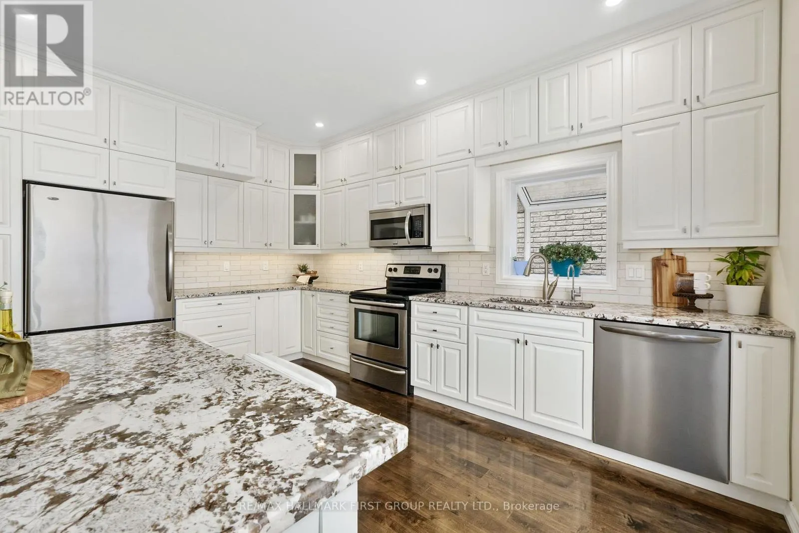 5 EDGEWATER DRIVE