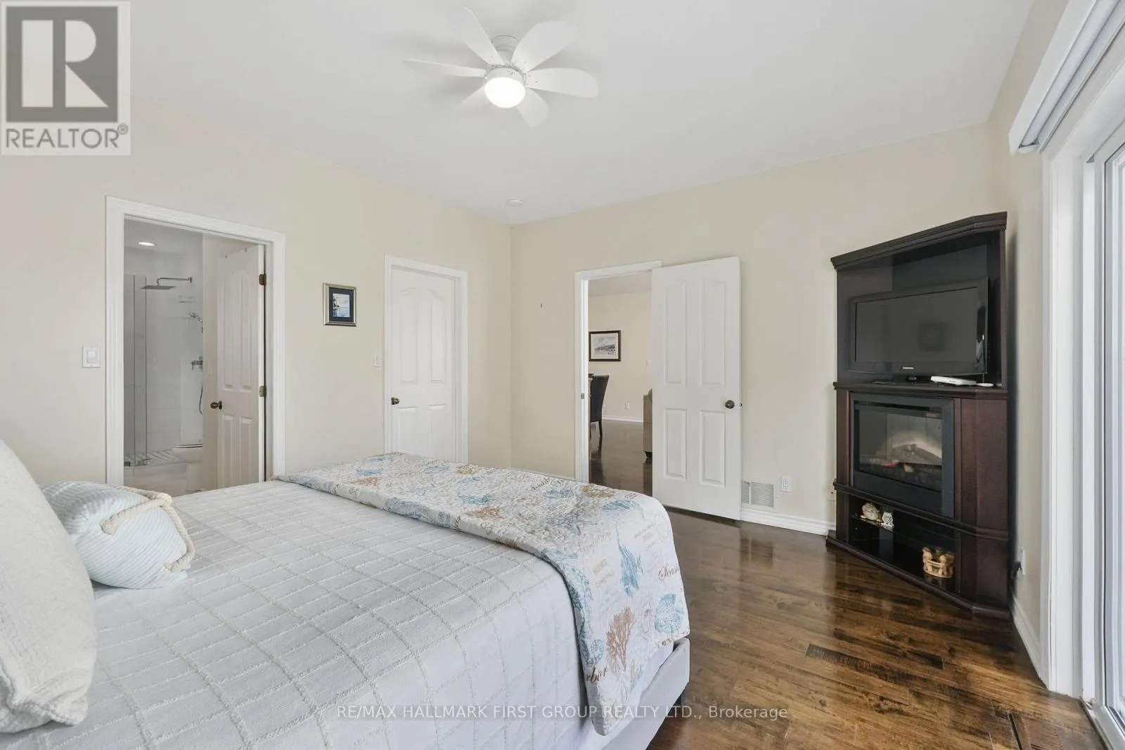 5 EDGEWATER DRIVE