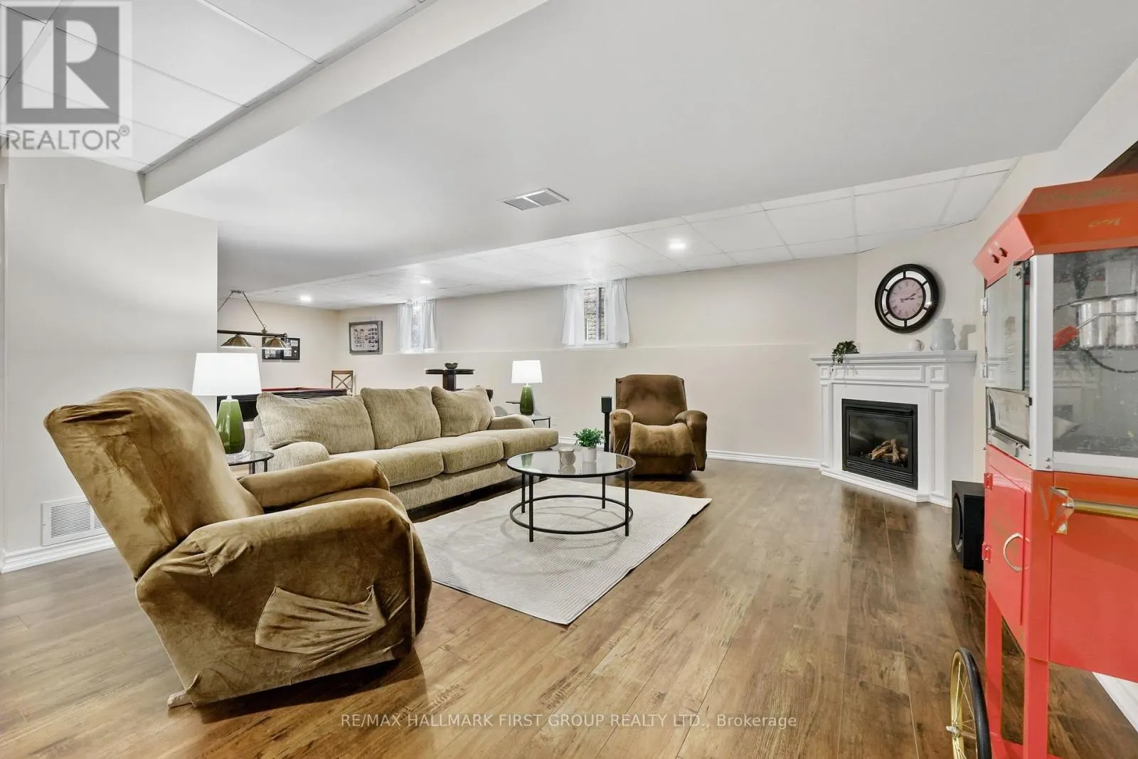 5 EDGEWATER DRIVE