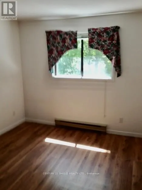 124 MILITARY ROAD N