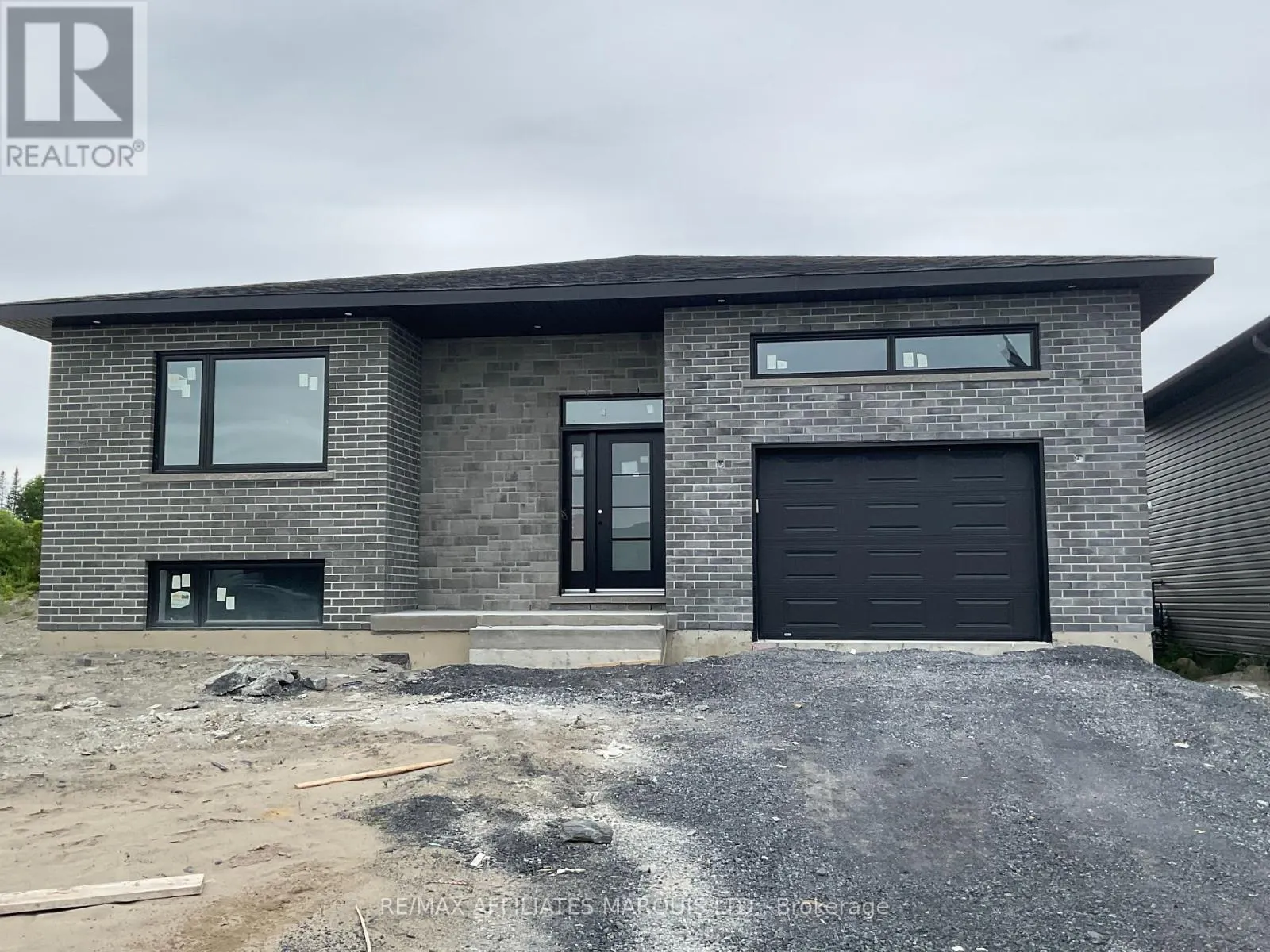 180 EMILY JADE CRESCENT