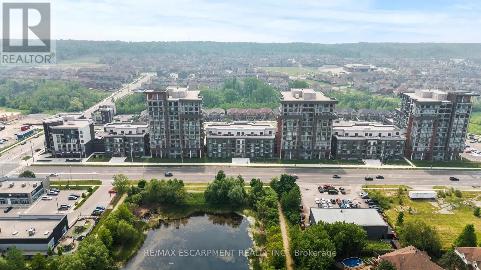 433 - 460 DUNDAS STREET E