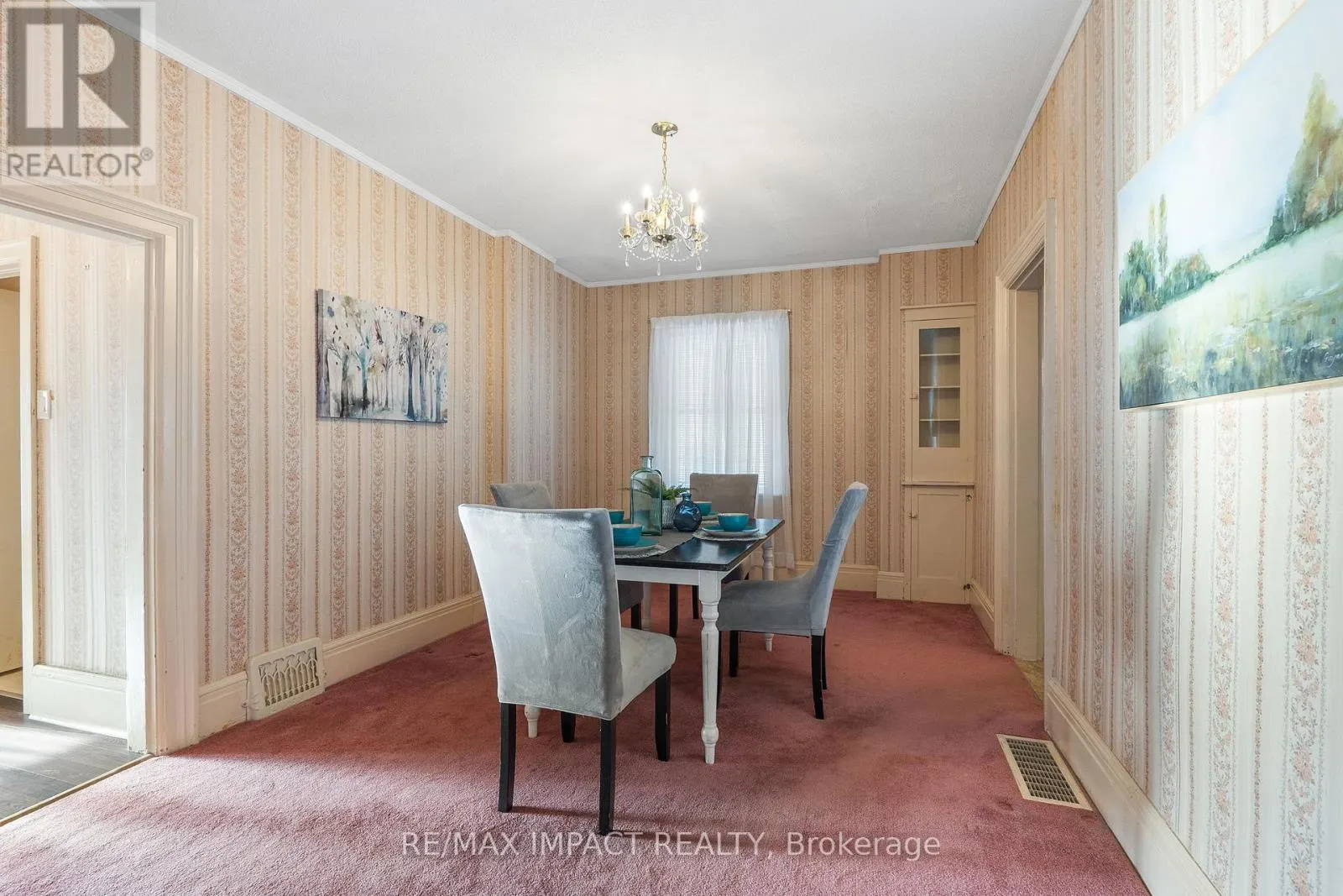 18 SPENCER STREET W