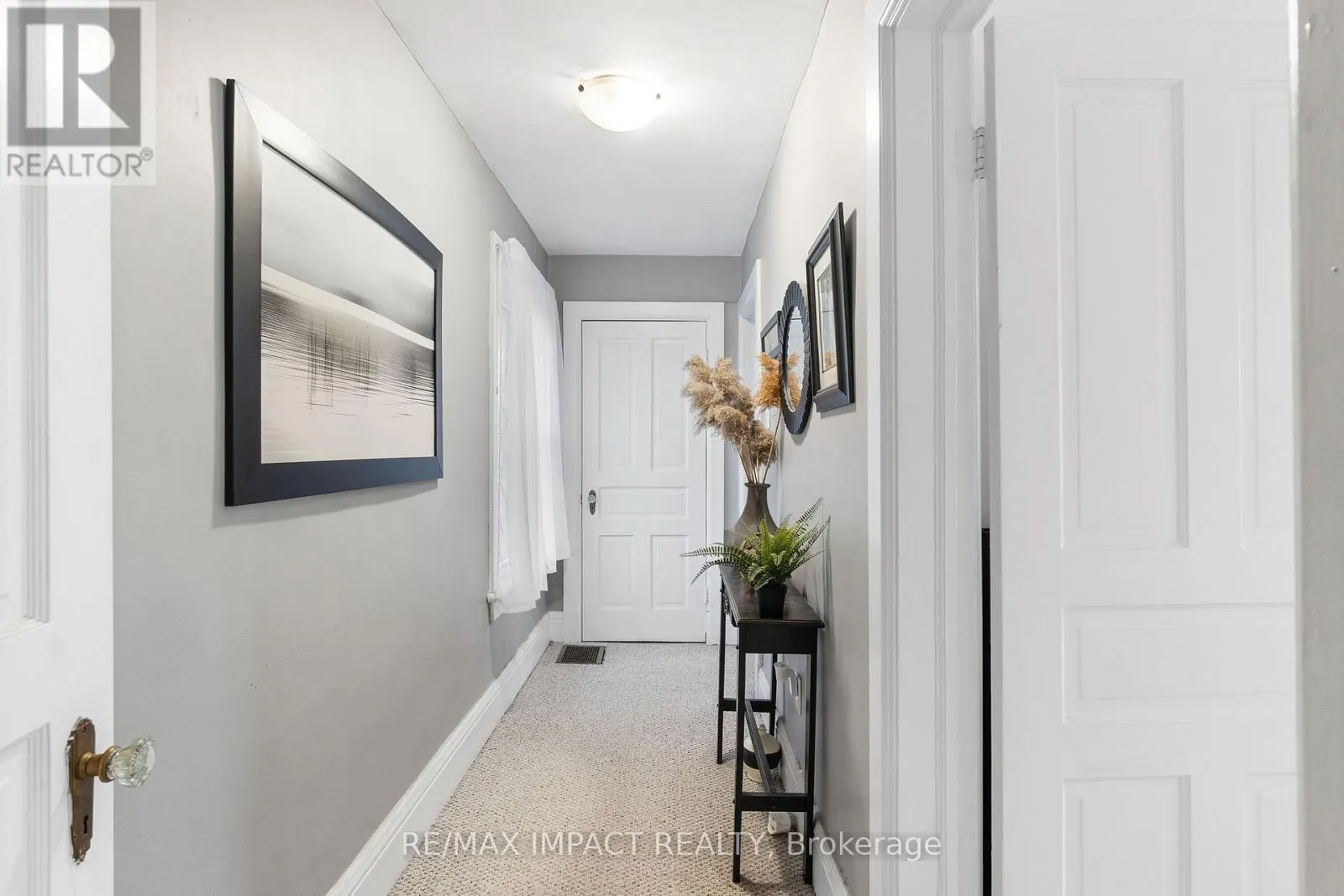 18 SPENCER STREET W