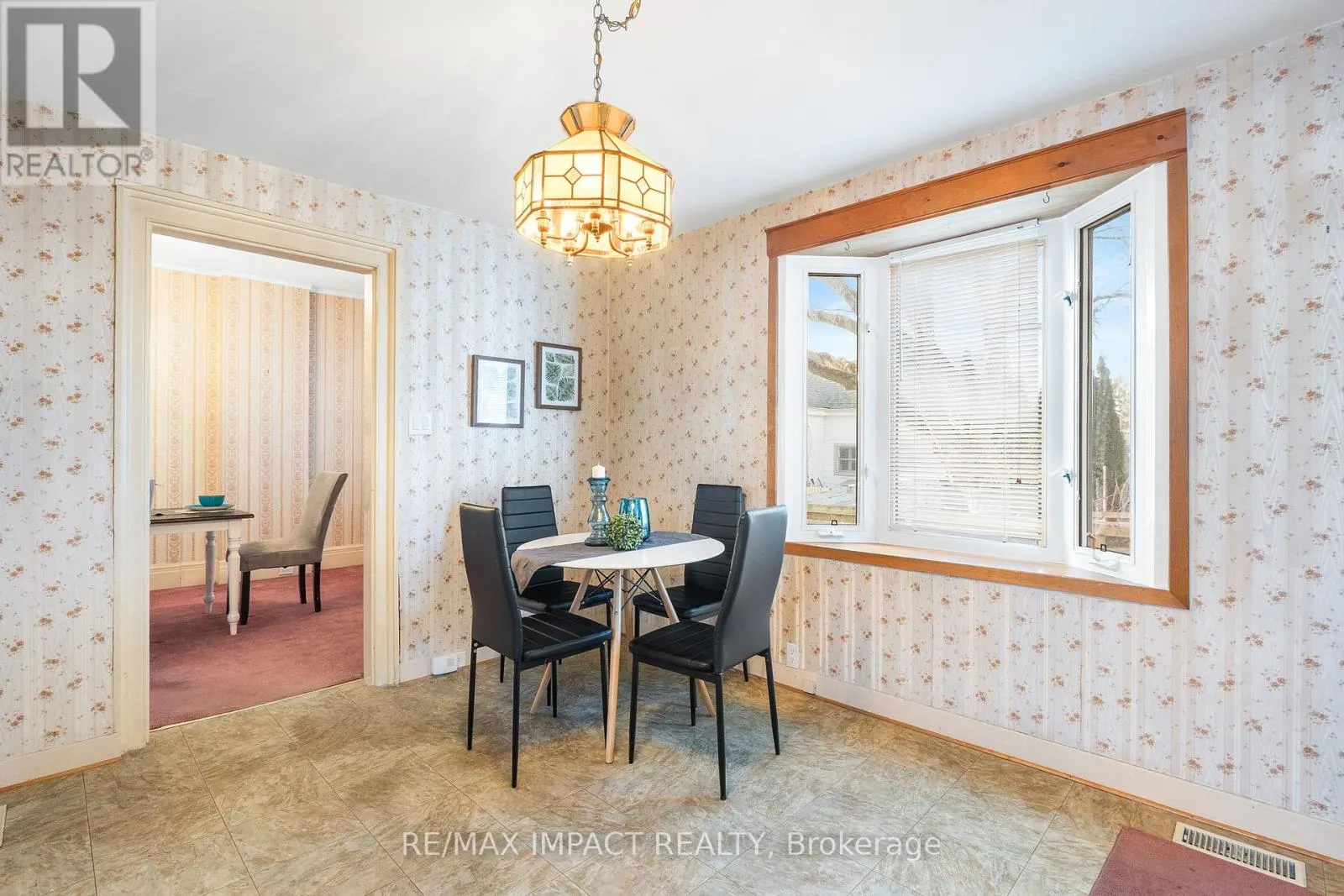 18 SPENCER STREET W