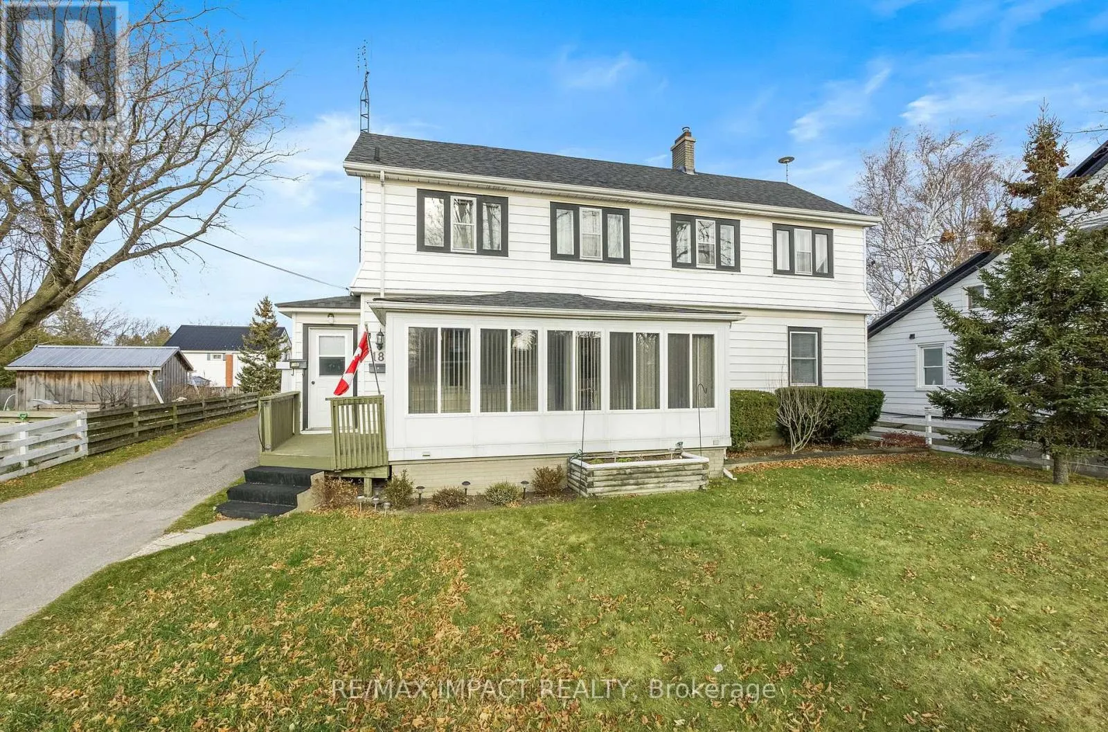 18 SPENCER STREET W