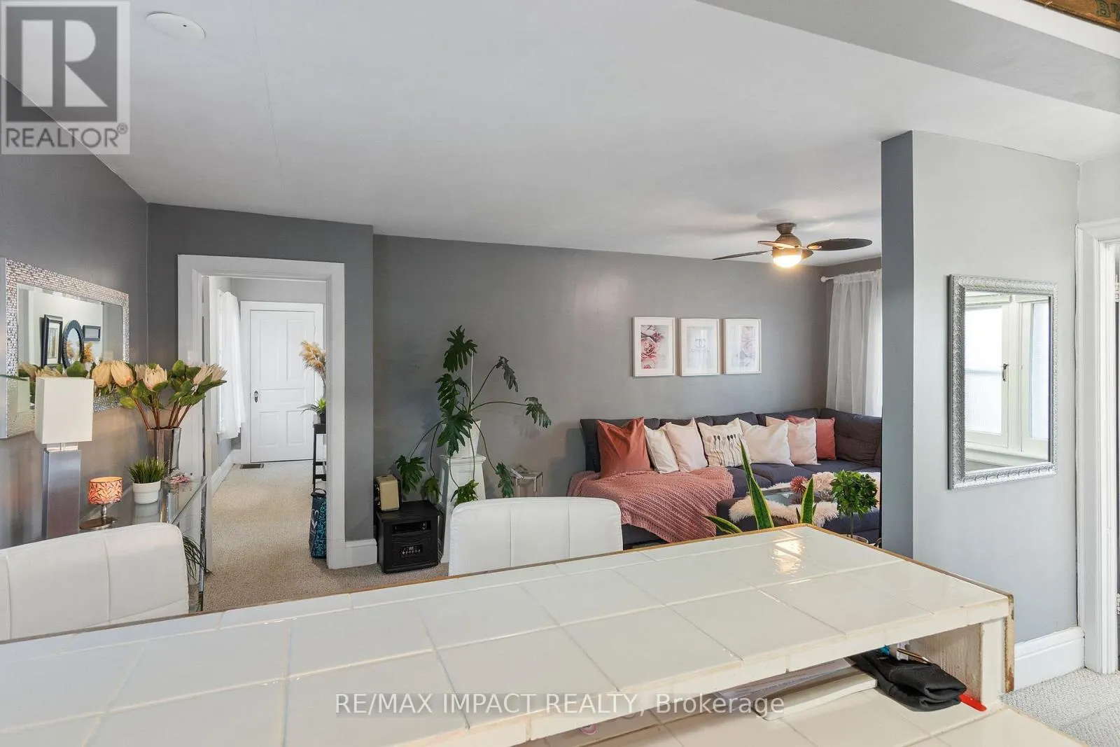 18 SPENCER STREET W