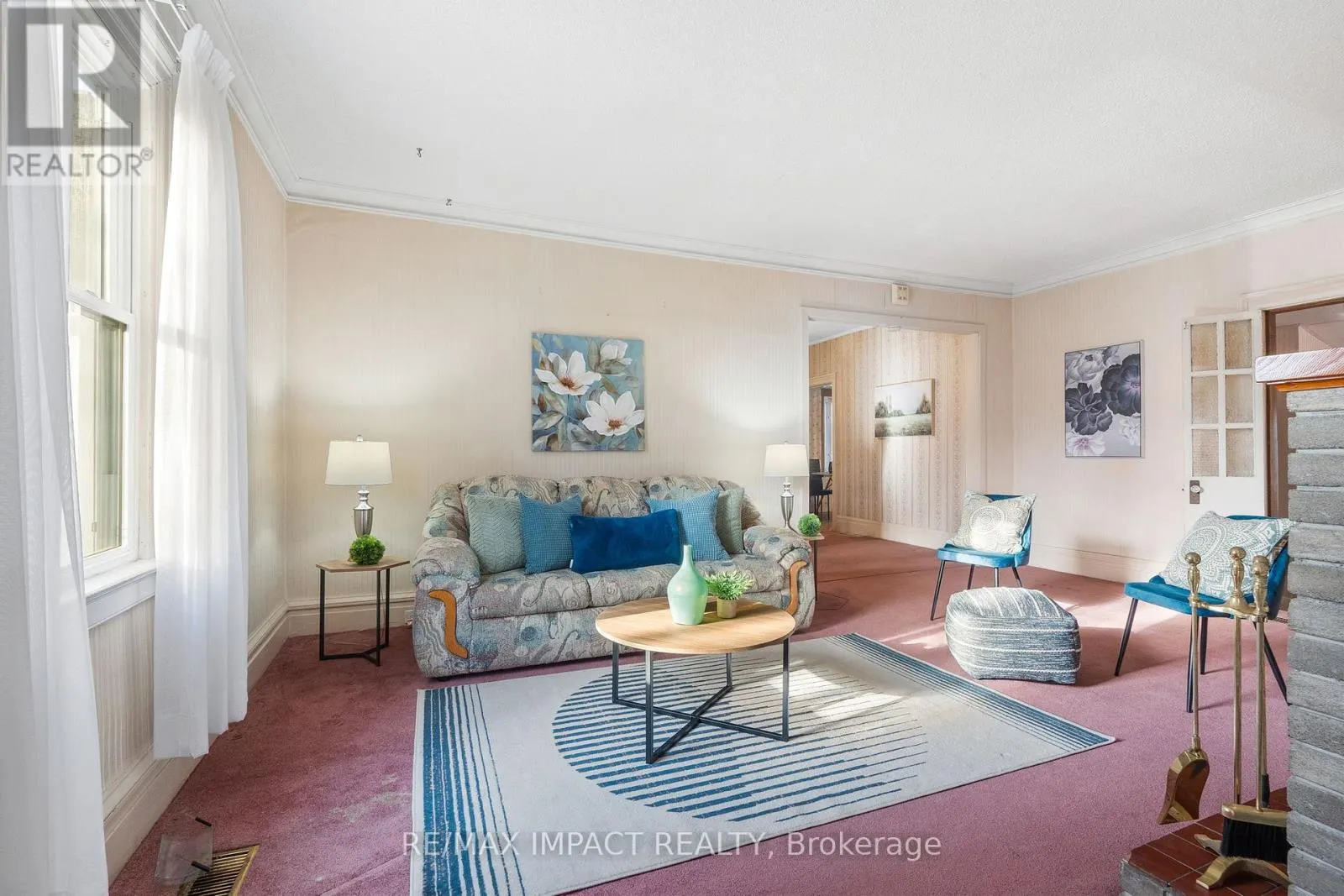 18 SPENCER STREET W