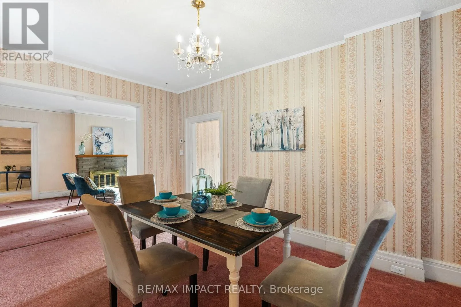 18 SPENCER STREET W