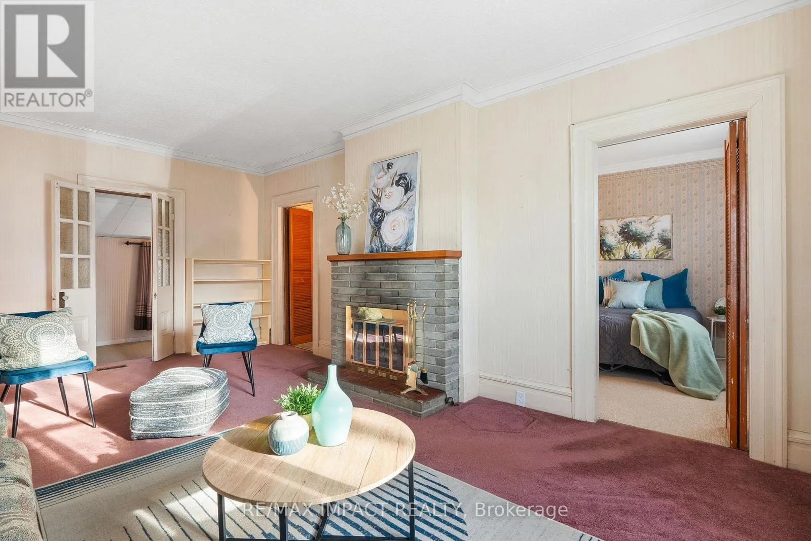 18 SPENCER STREET W