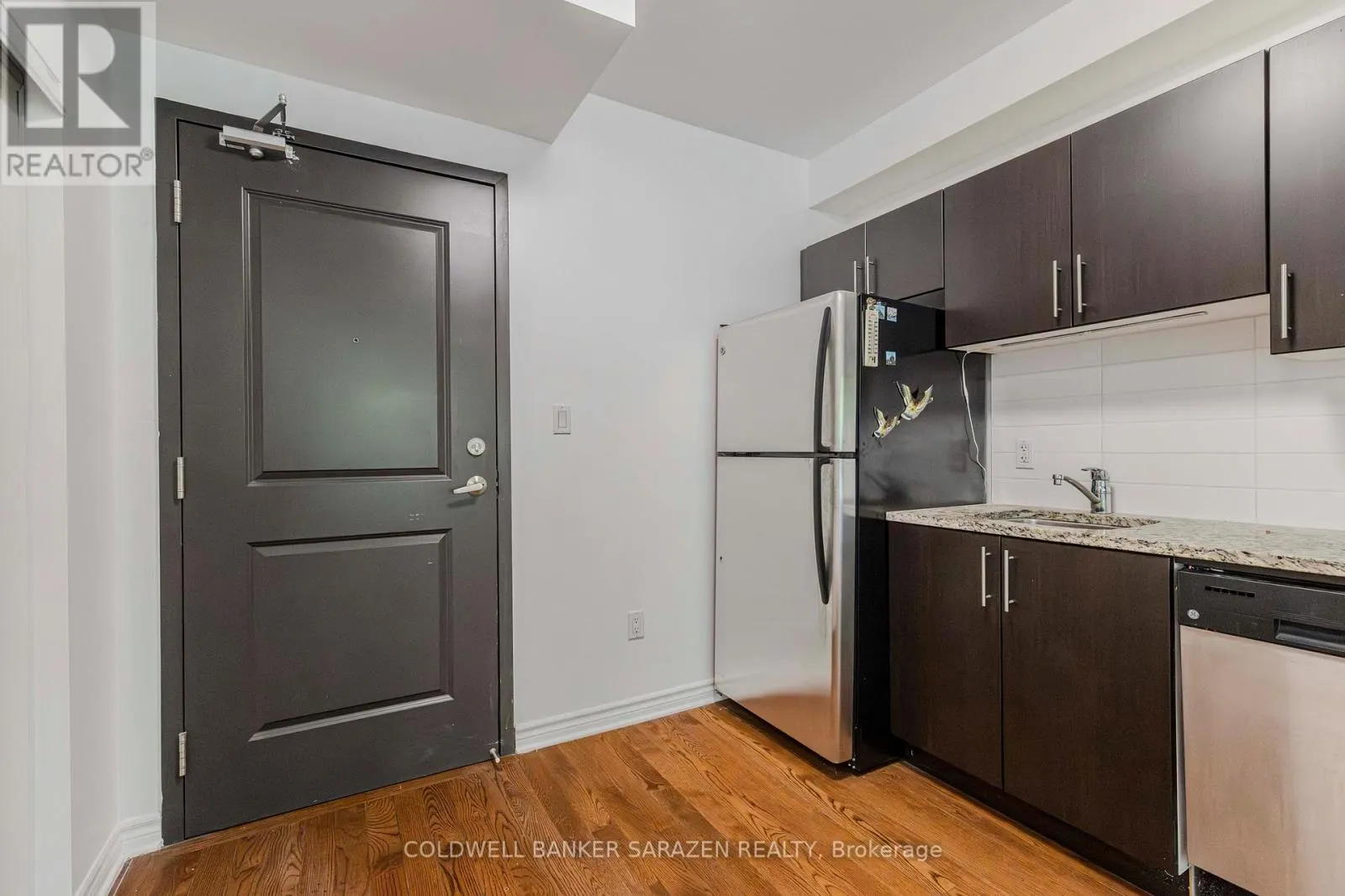 218 - 429 KENT STREET