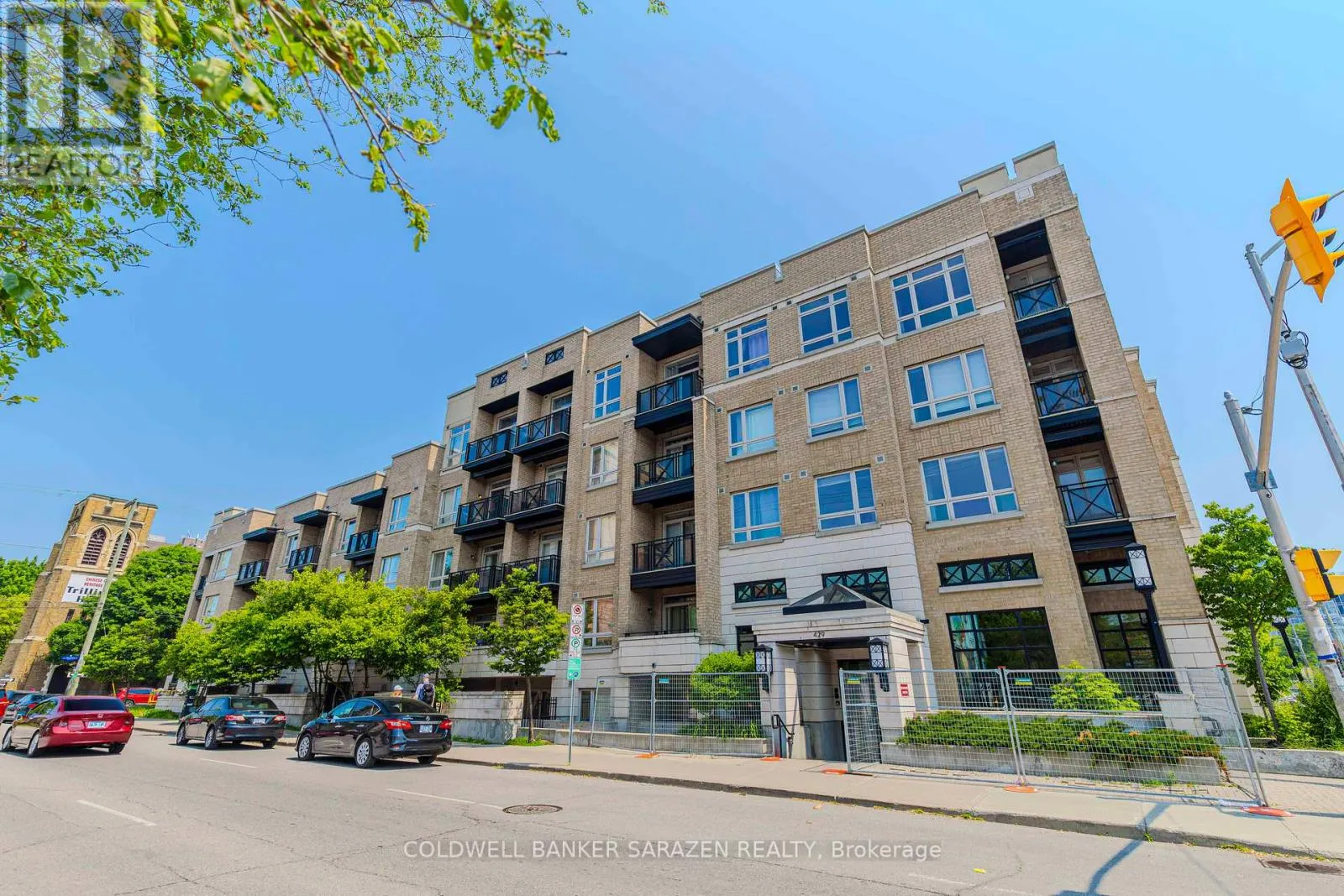 218 - 429 KENT STREET