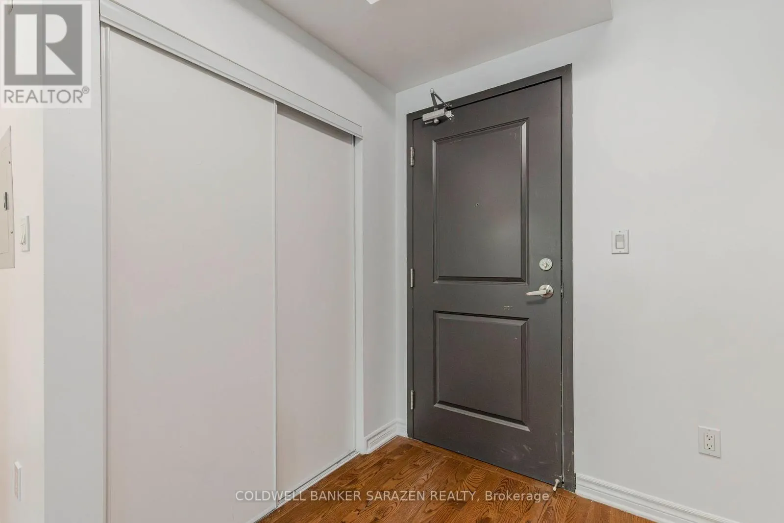 218 - 429 KENT STREET