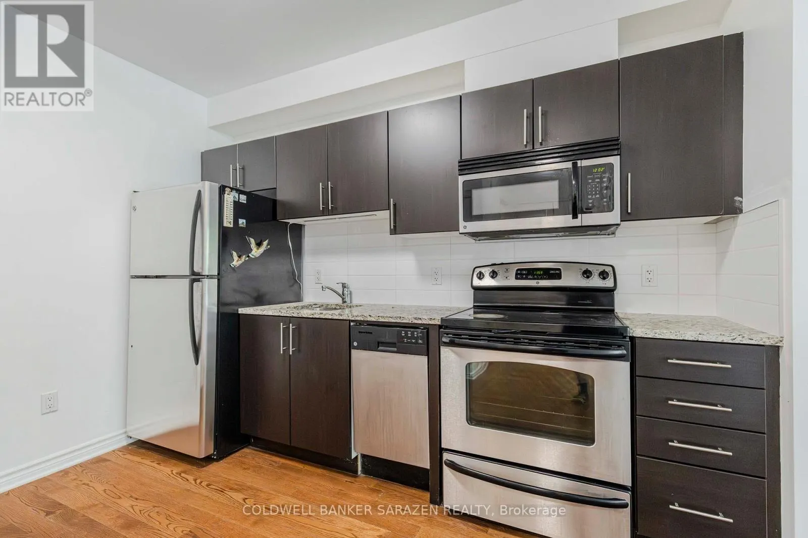 218 - 429 KENT STREET