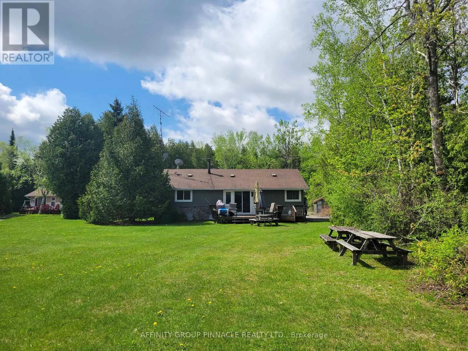 2473 SELWYN BAY LANE