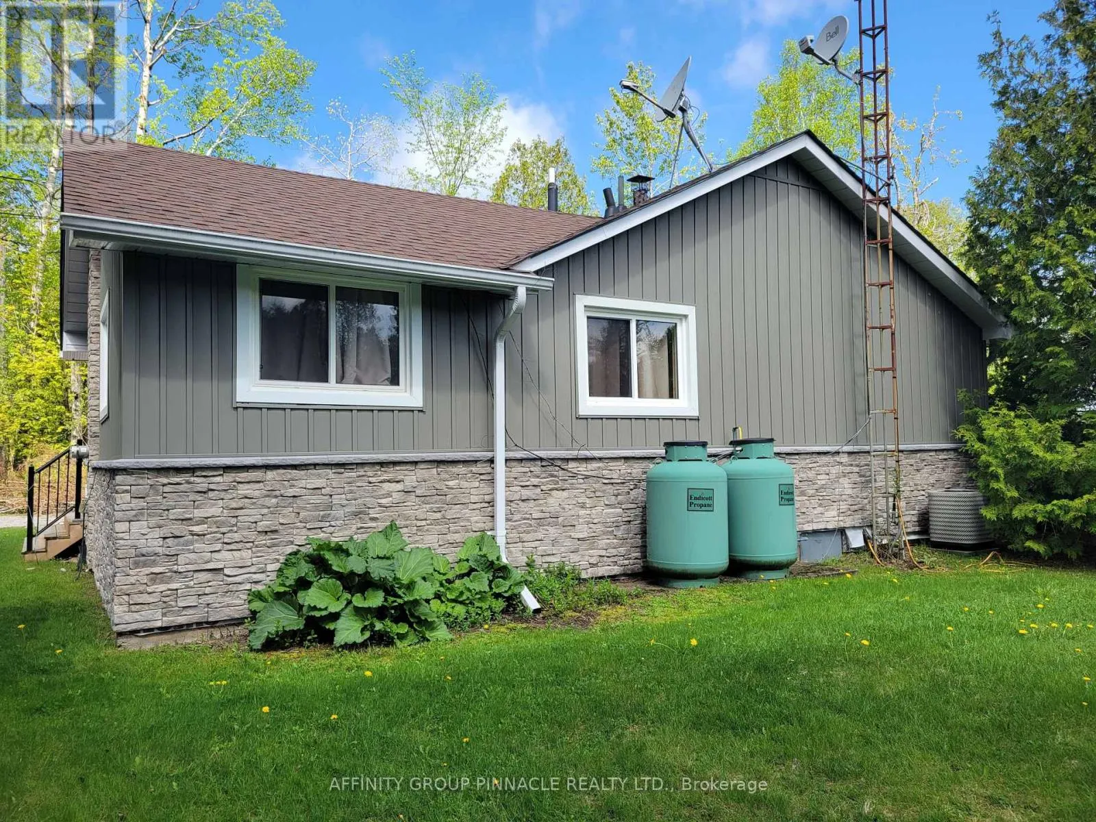 2473 SELWYN BAY LANE