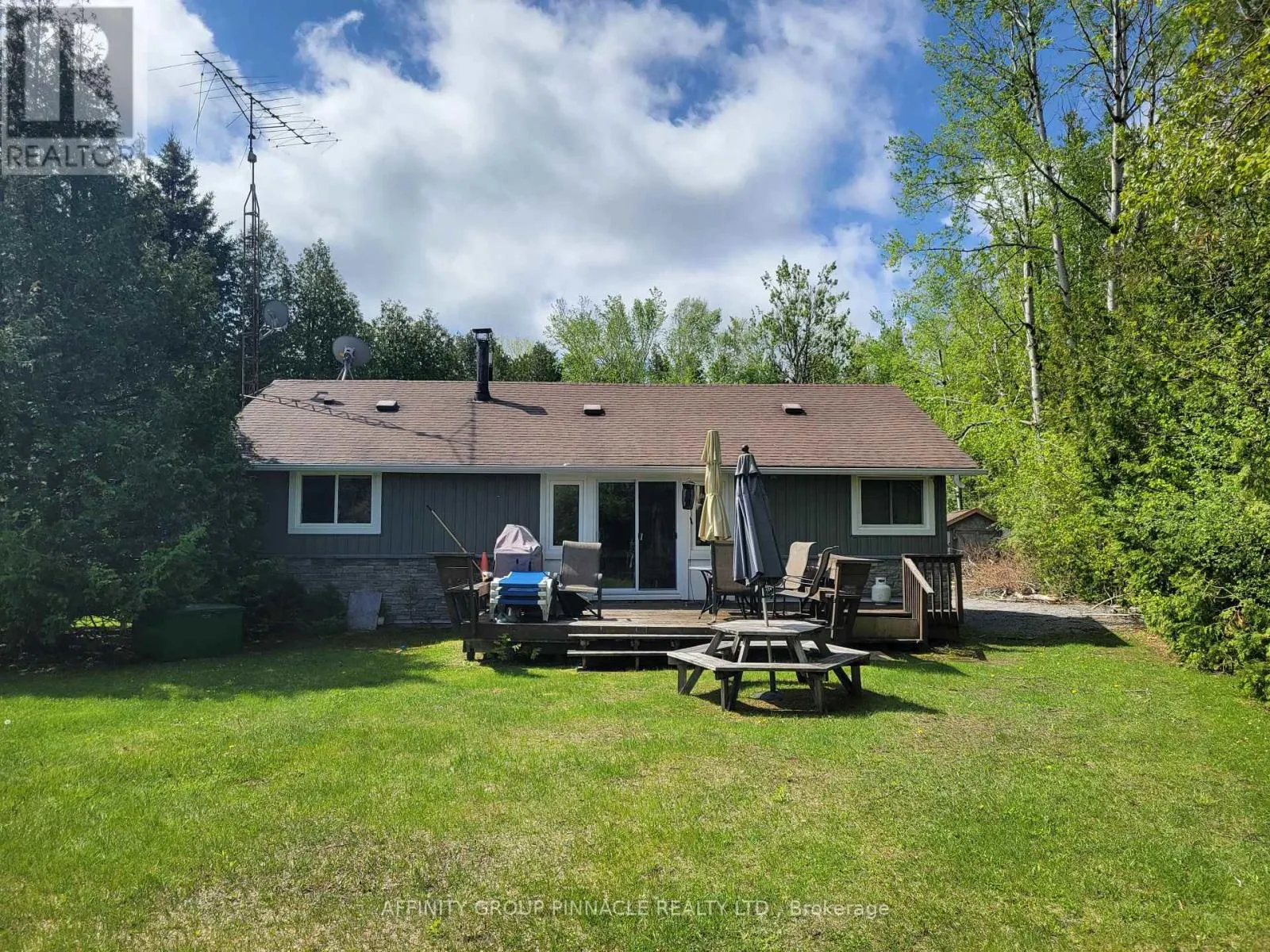 2473 SELWYN BAY LANE