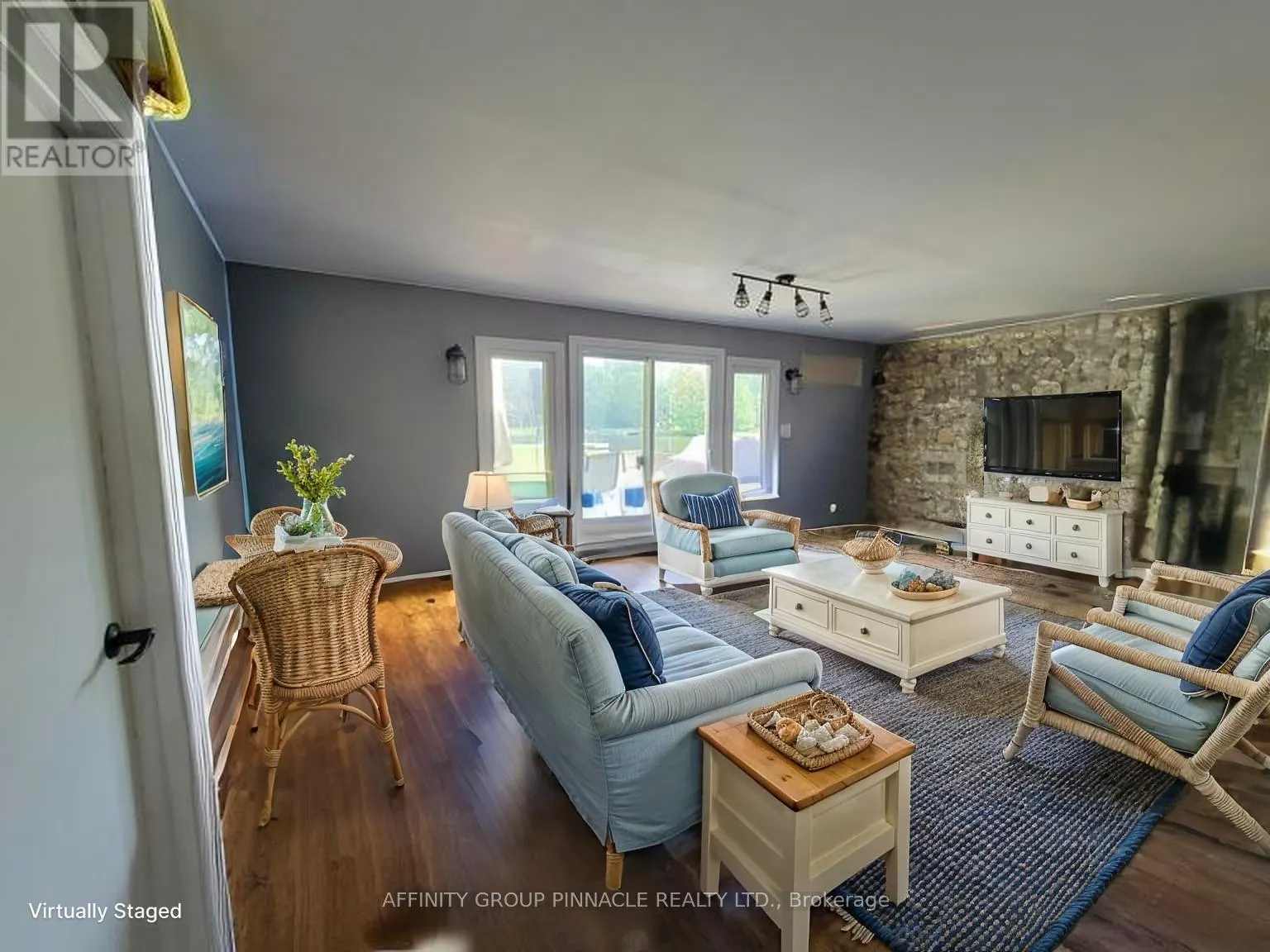 2473 SELWYN BAY LANE