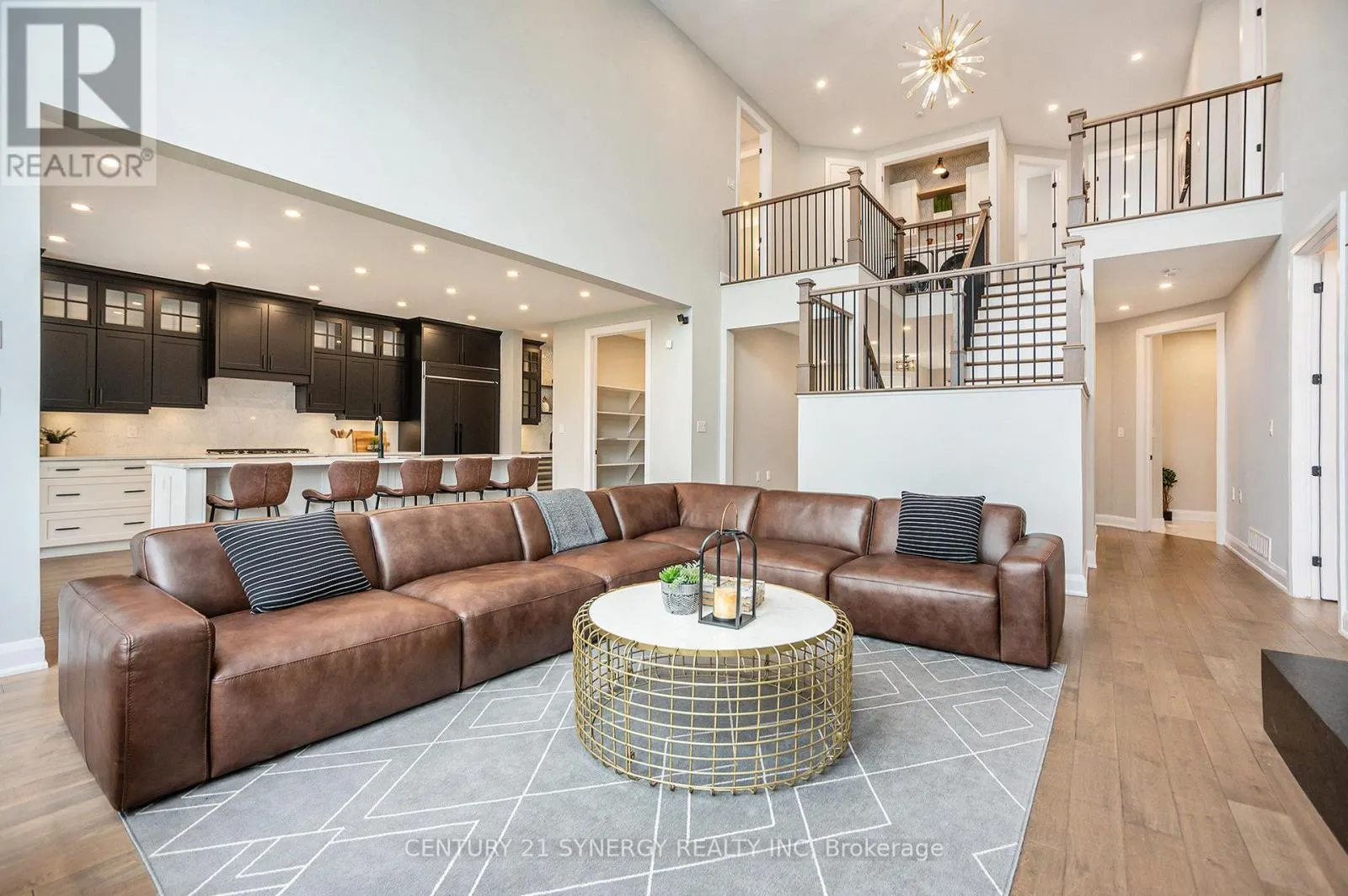 114 CHANDELLE PRIVATE