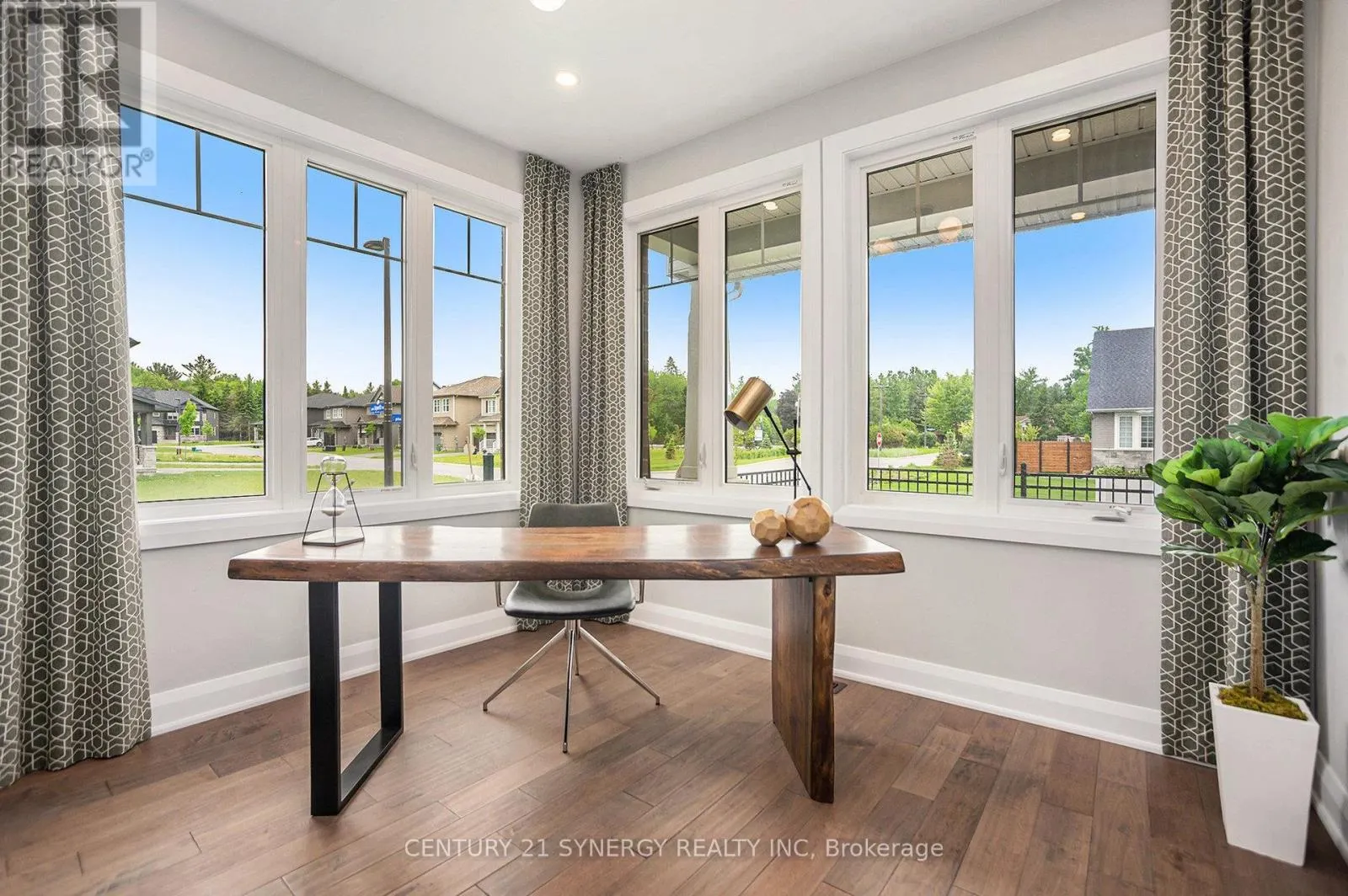 114 CHANDELLE PRIVATE