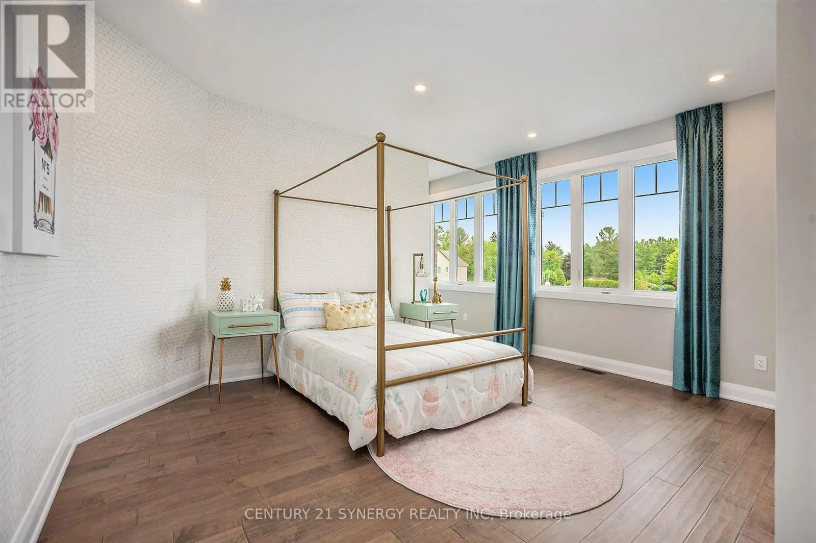 114 CHANDELLE PRIVATE