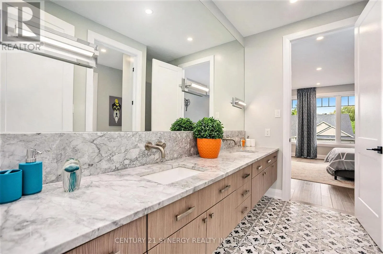 114 CHANDELLE PRIVATE